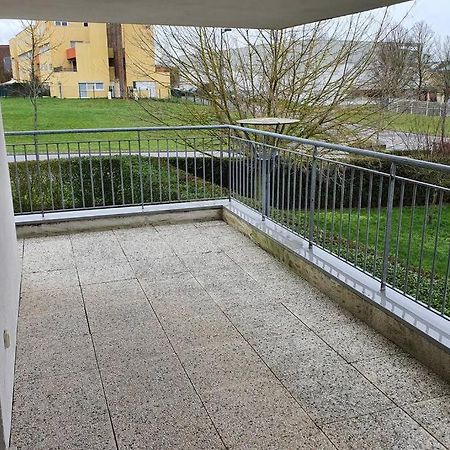 Appartement Contemporain Renove A Neuf Avec Cuisine Equipe - Val De Reuil Val-de-Reuil Kültér fotó